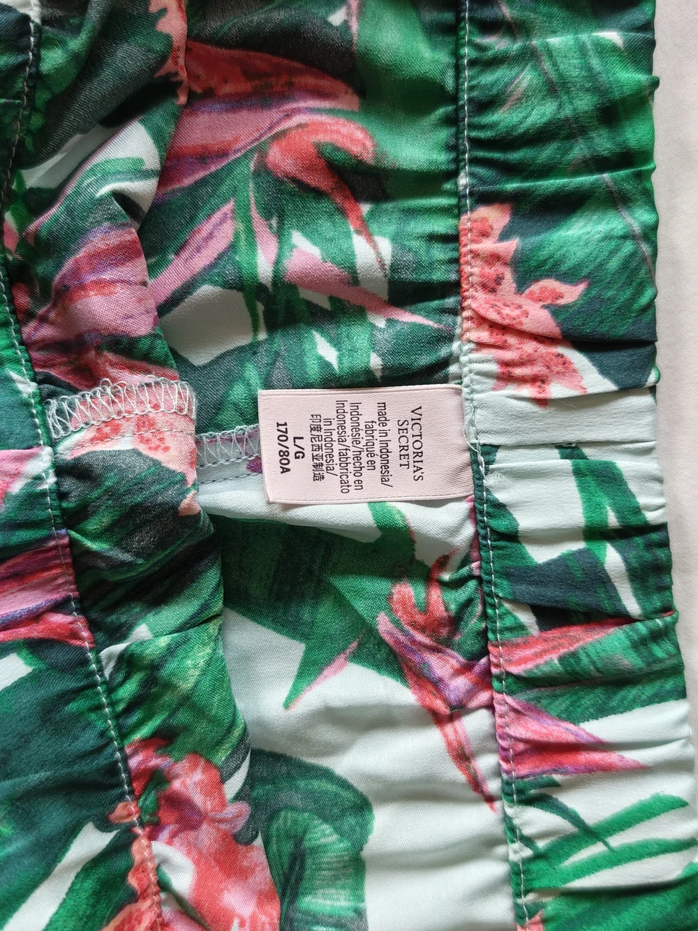 Victoria Secret Satin Floral Pajama Set in Mint & Green Size L